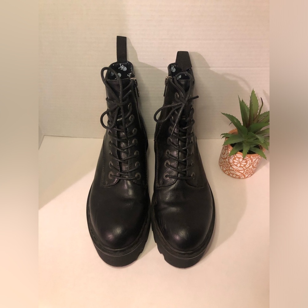 LAMODA Black Leather Platform Boots - Picture 5 of 16